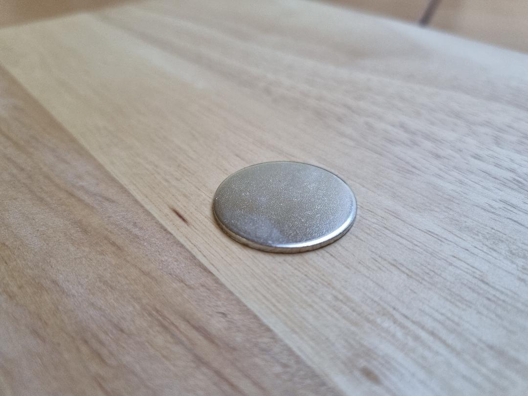 Deluxe Liverpool LFC inspired Metal 25mm Golf Ball Coin Marker Football Fan Gift (Set of 4)